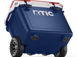 22 QT Ultra-Light Wheeled Cooler Gallery