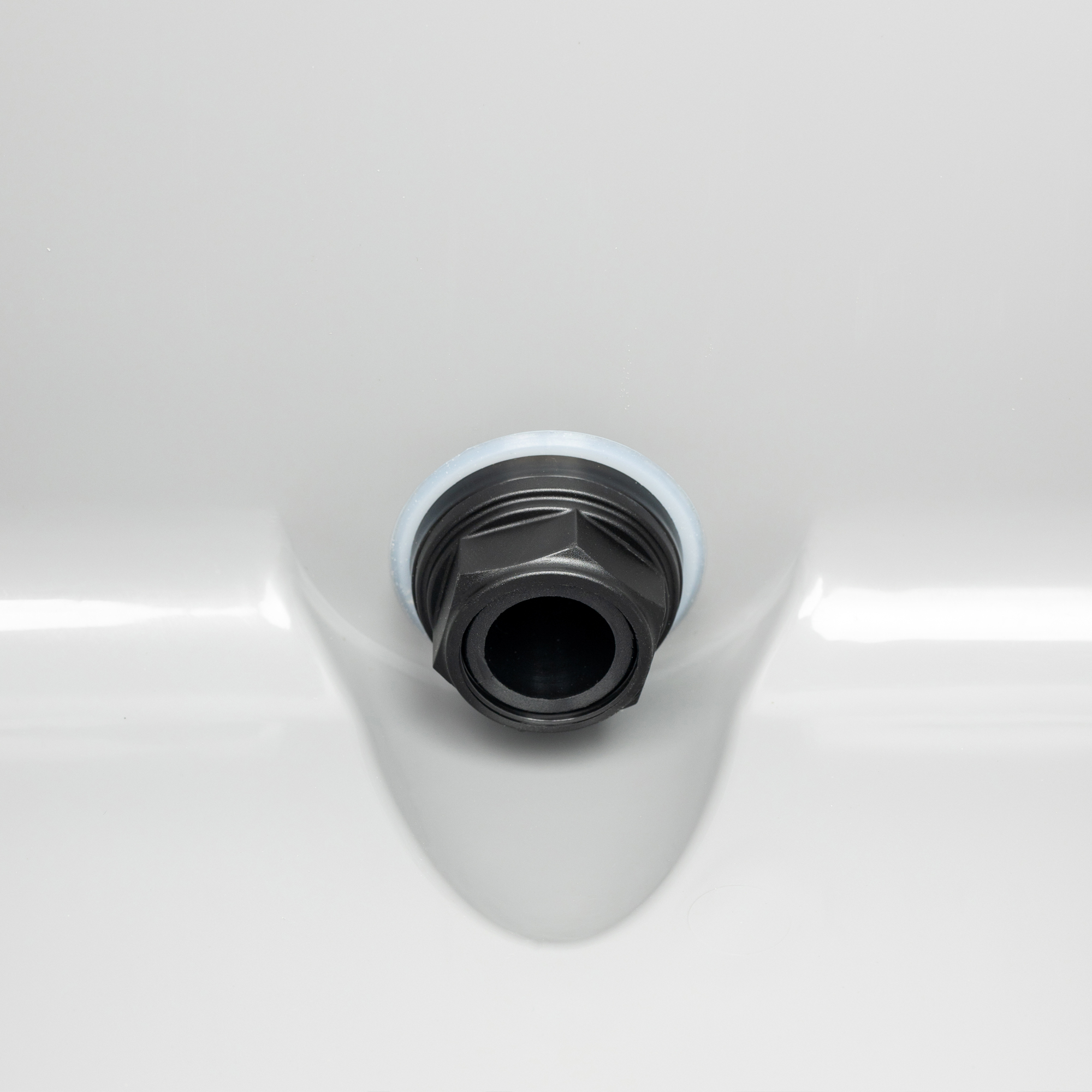 52 QT Ultra-Light Cooler Drain Plugs Gallery
