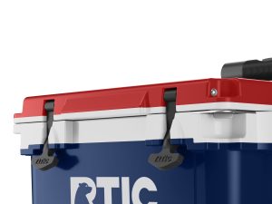 22 QT Ultra-Light Wheeled Cooler Gallery
